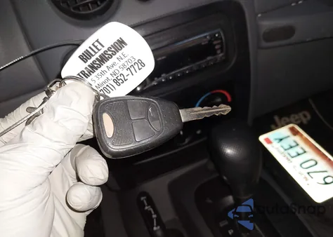 2005 Jeep Liberty Sport z USA, uszkodzony, nr VIN 1J4GL48K55W711355